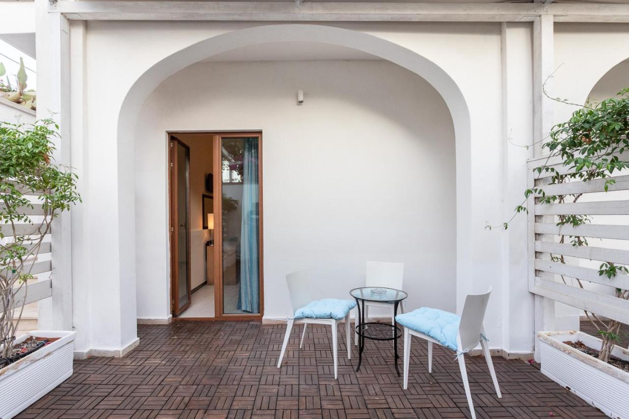 Club Azzurro Hotel & Resort Порто-Чезарео Экстерьер фото