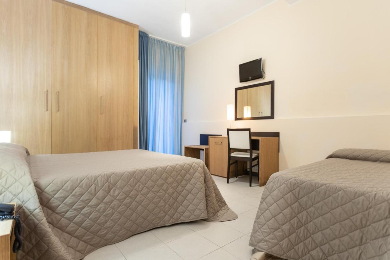 Club Azzurro Hotel & Resort Порто-Чезарео Экстерьер фото