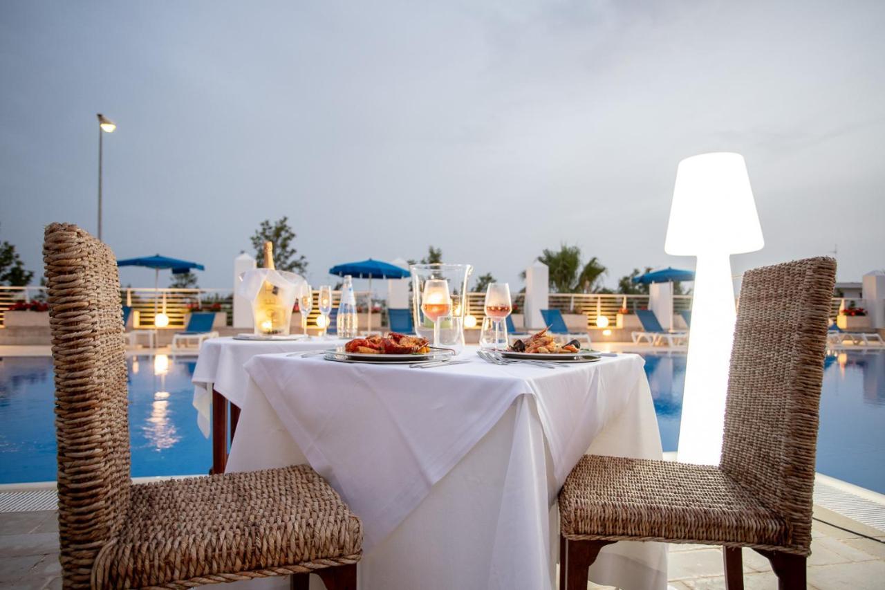 Club Azzurro Hotel & Resort Порто-Чезарео Экстерьер фото