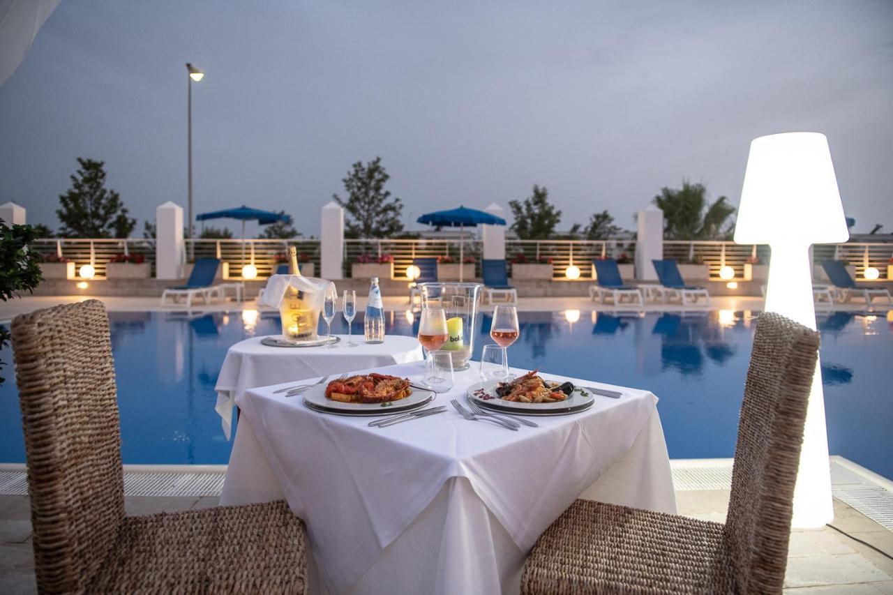 Club Azzurro Hotel & Resort Порто-Чезарео Экстерьер фото