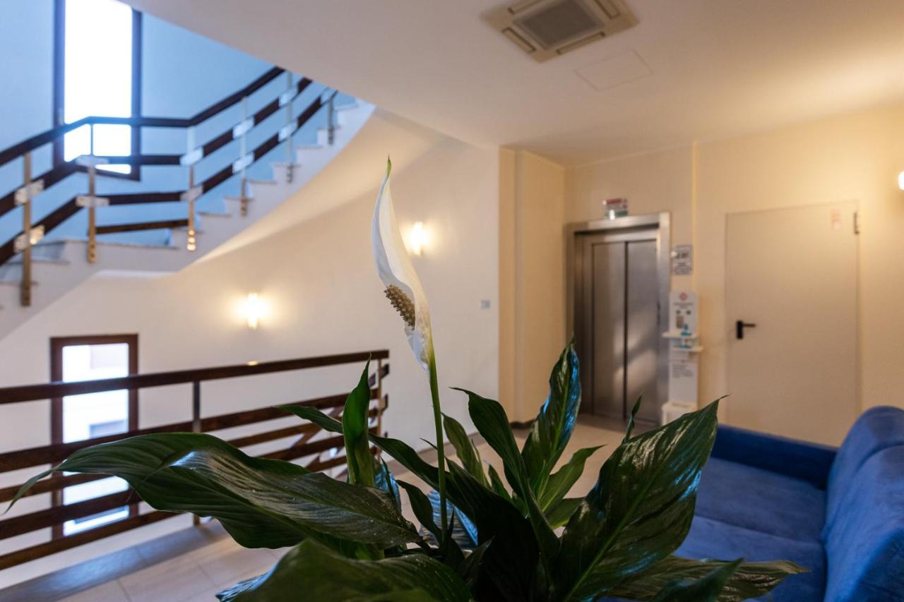 Club Azzurro Hotel & Resort Порто-Чезарео Экстерьер фото